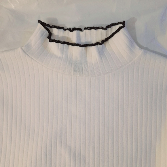 ● J. Crew | Turtleneck Long Sleeve Shirt - Picture 3 of 11